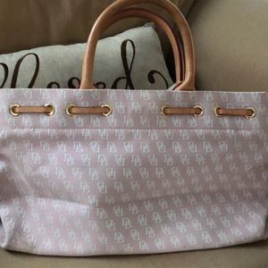 Pink canvas DOONEY & BOURKE handbag.